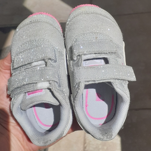 Puma Sparkly - Picture 2 of 3